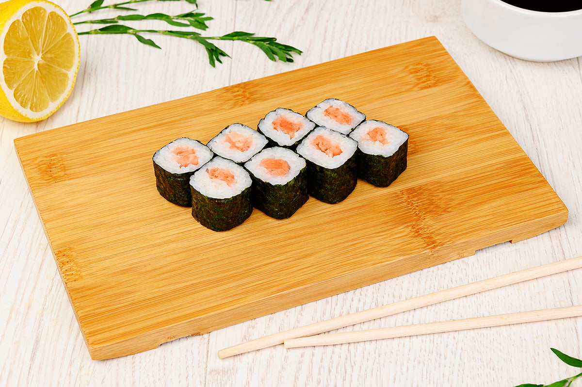 картинка Хосомаки с лососем от магазина Sushi-Love